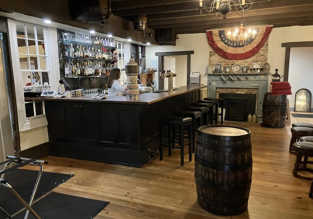 8-Shires-Distillery_80A99B20-D756-01A6-69F9B2A6BAE1BF31-80a999b2a0f0019_80a9a8fb-f9ef-29d4-923768a819b1974d