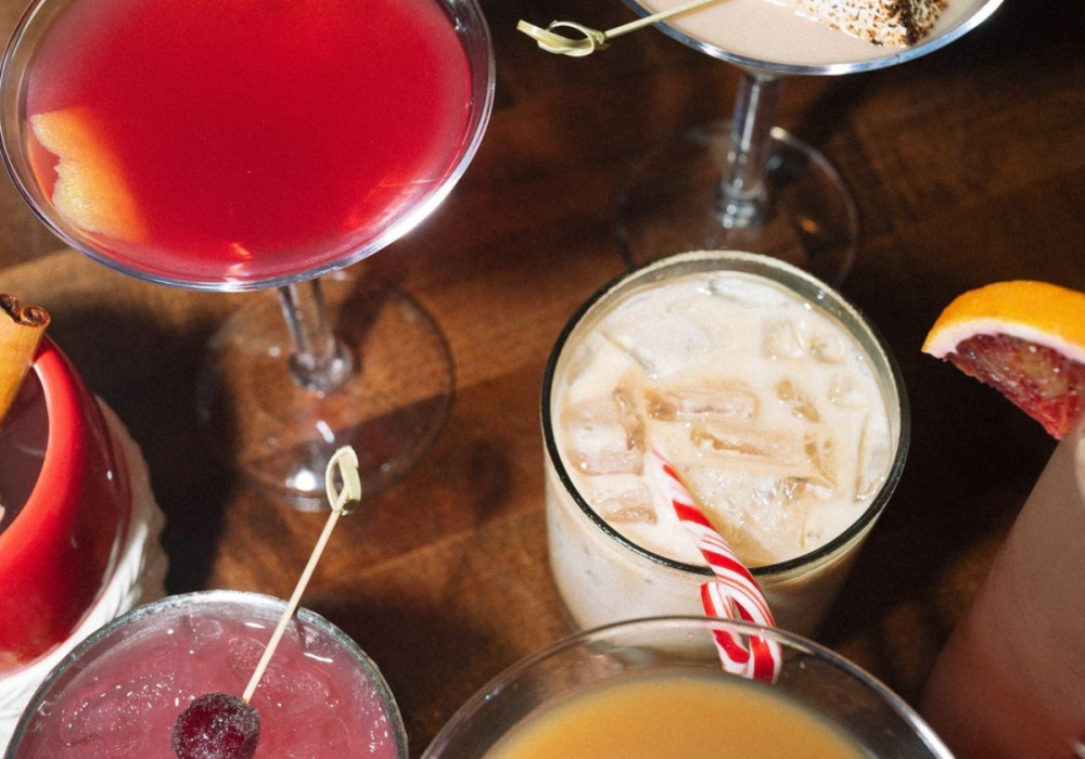 Cirrus Santa Cocktail Shop